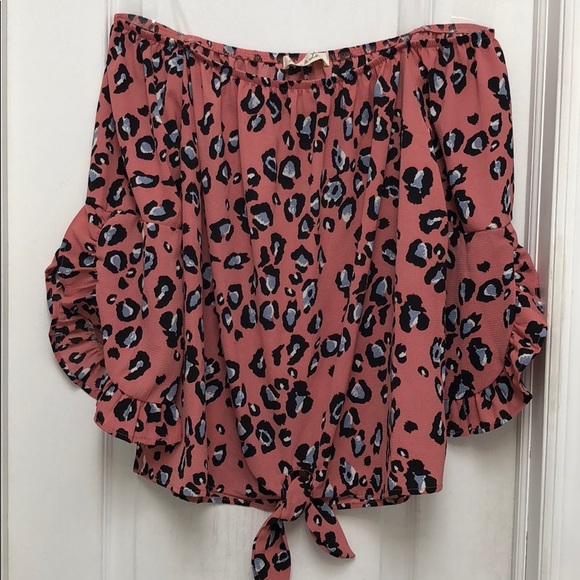 Off SHOULDER MAUVE LEOPARD PRINT TOP - Picture 6 of 7